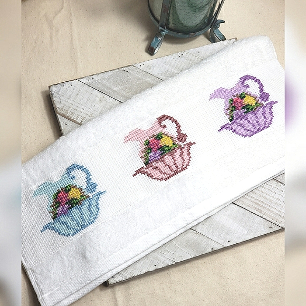 White Colorful Handmade Pitcher Kitchen Bathroom Towel NWT